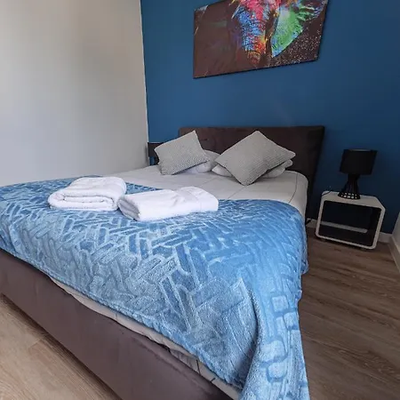 Gîtes Les Orchidées Les 3 Maisons Сasa de vacaciones Saumur