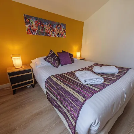 Gîtes Les Orchidées Les 3 Maisons Сasa de vacaciones Saumur